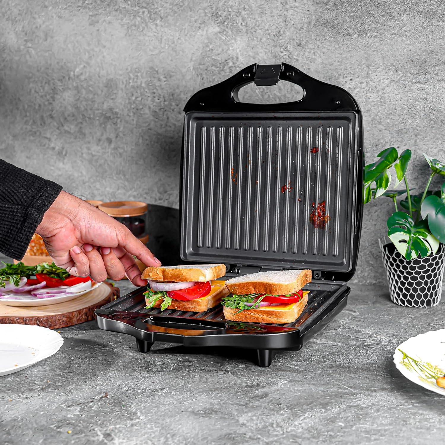 Fast & Powerful 4-Slice Electric Grill Maker for Perfect Sandwiches